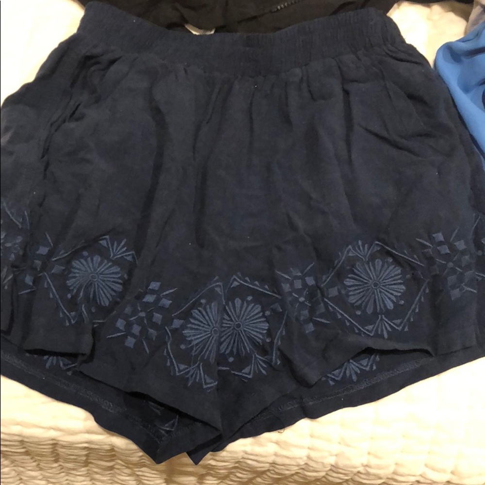 super cute navy blue shorts!